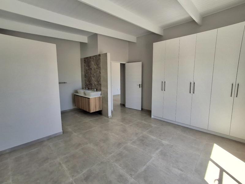 3 Bedroom Property for Sale in Britannia Bay Western Cape